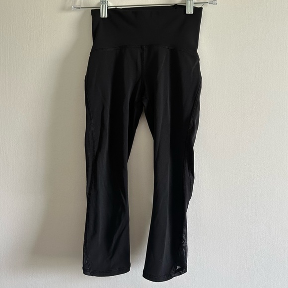 Lululemon Athletica Black Train Times Crop 17” Leggings size 2 EUC - Picture 8 of 14
